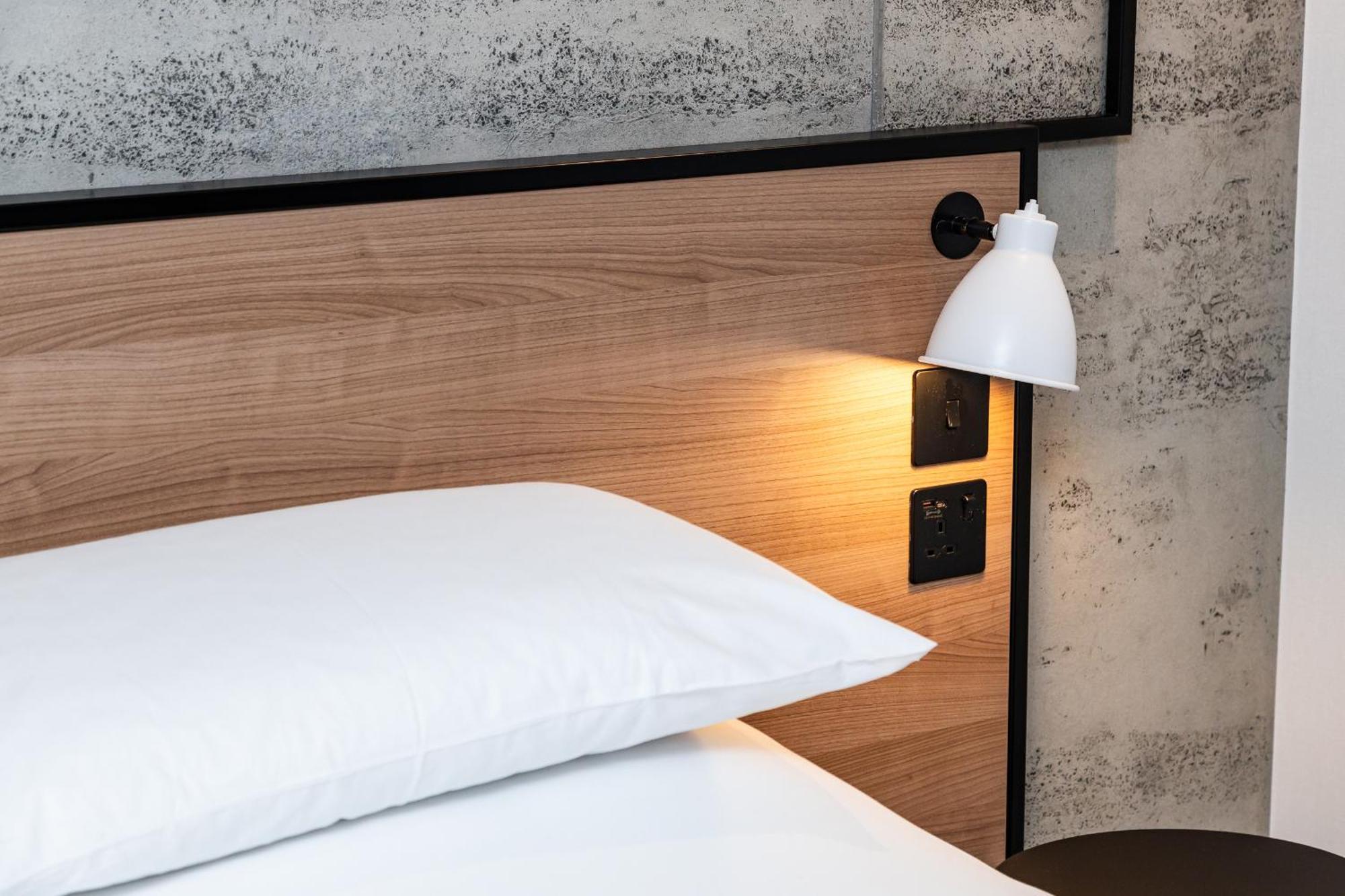 Ibis Coleraine Riverside Экстерьер фото