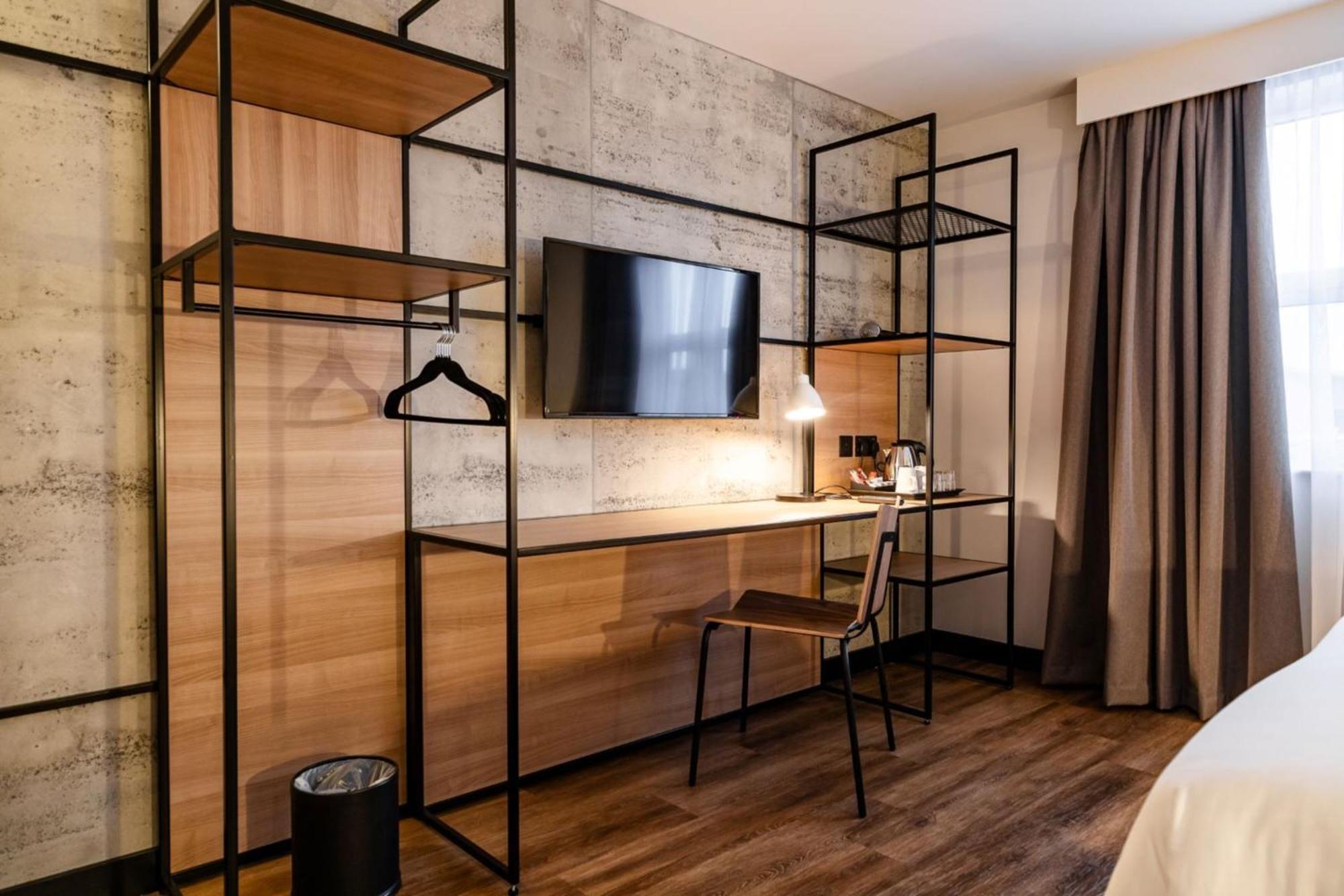 Ibis Coleraine Riverside Экстерьер фото